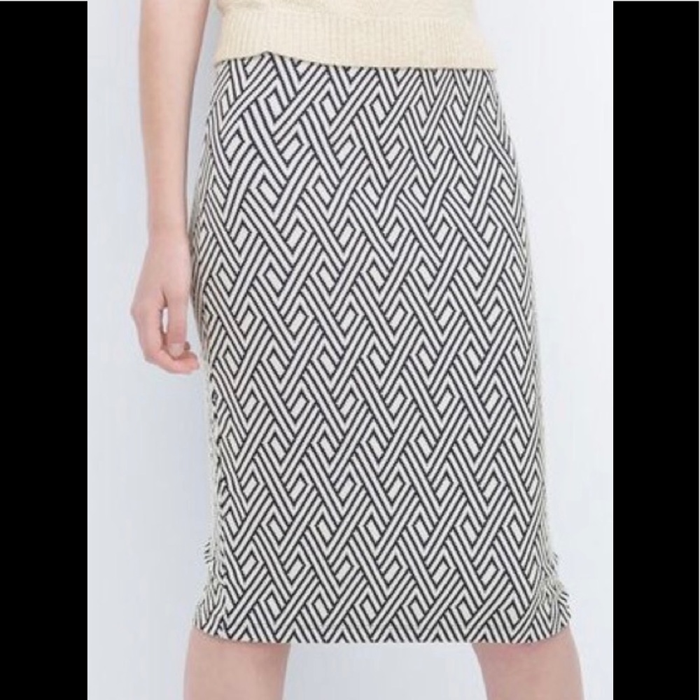 Zara Trafaluc Geometric Knee Length Pencil Skirt